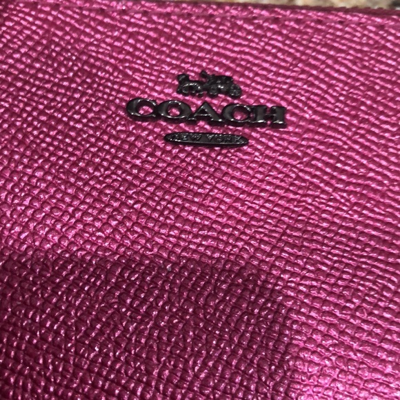Coach Fuchsia Leather Card Wallet NWOT - Picture 4 of 6